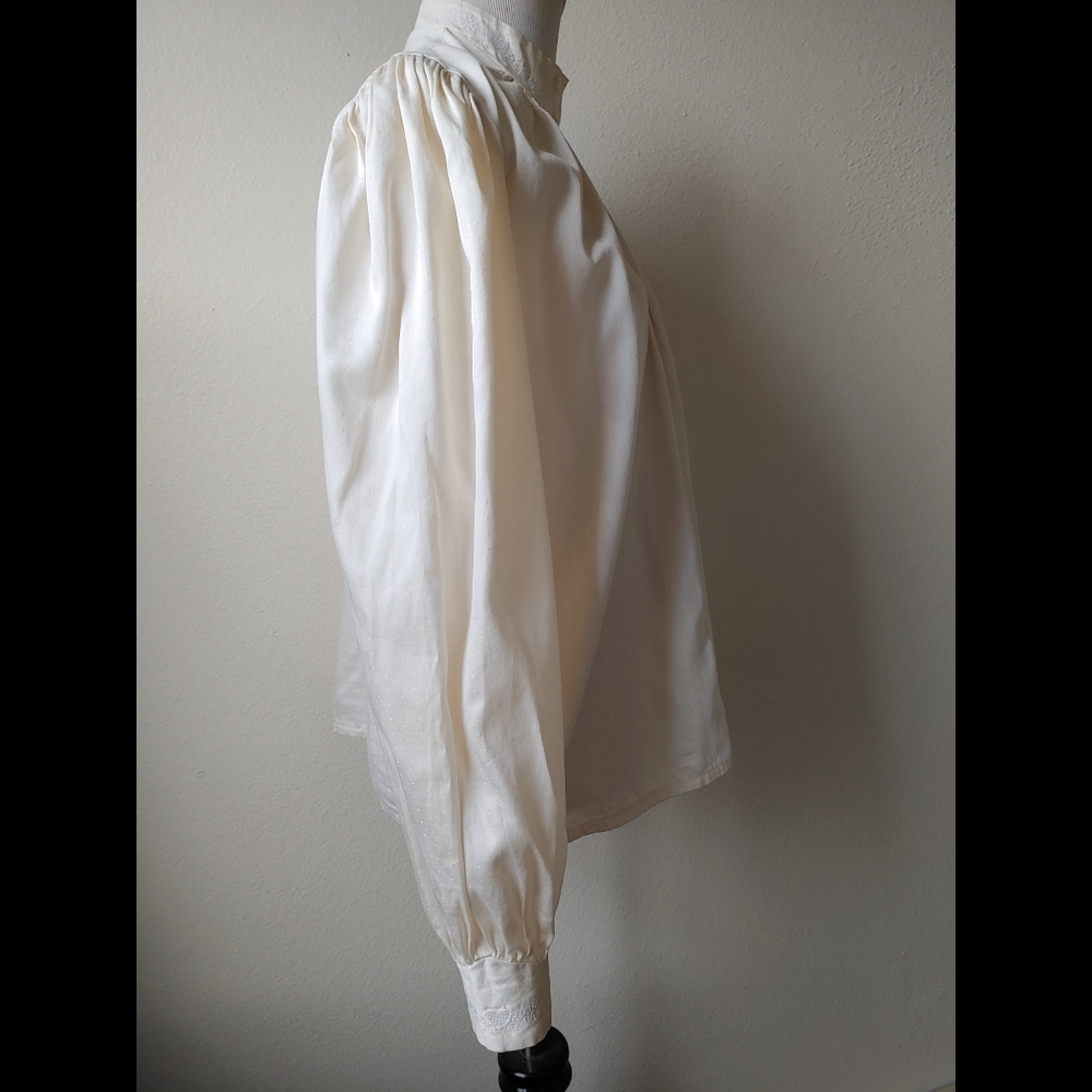 Ivory Blouse - Picture 3 of 10
